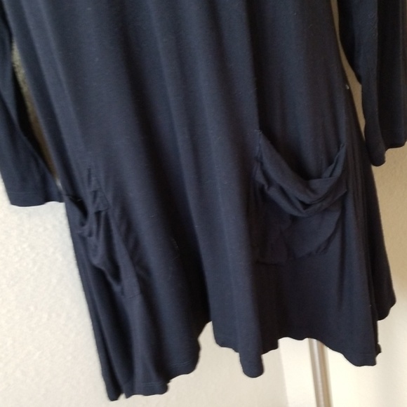 LOGO Long Sleeve Vneck Black Top - Picture 2 of 6